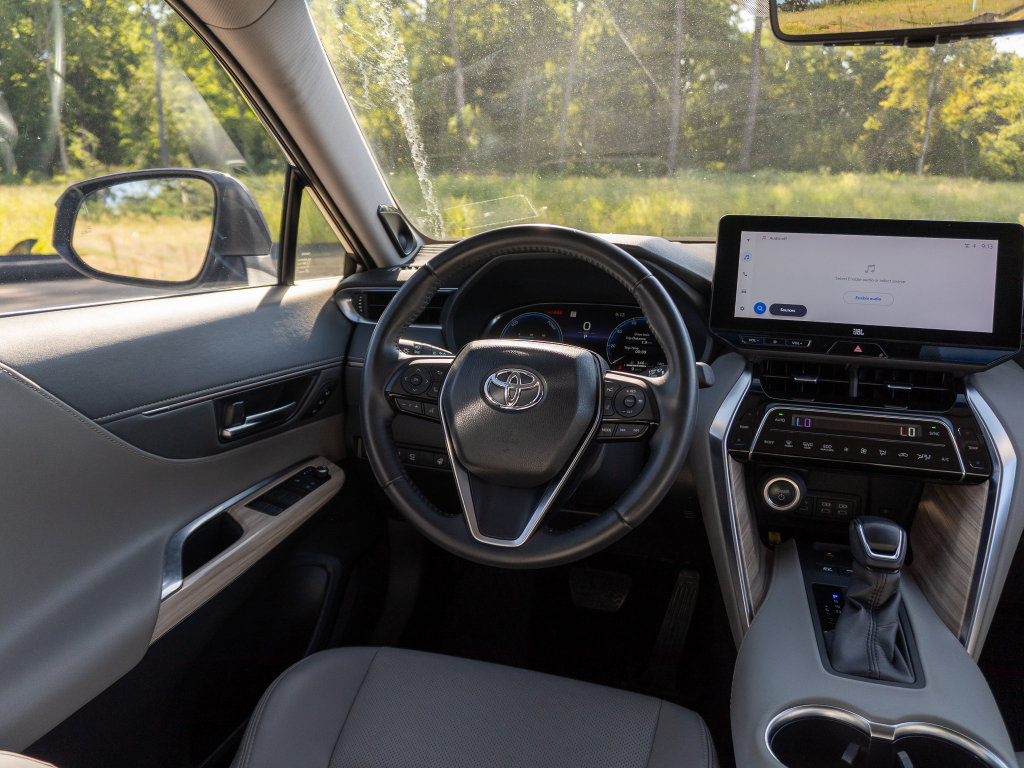 Used 2024 Toyota Venza Limited AWD/4WD image 20