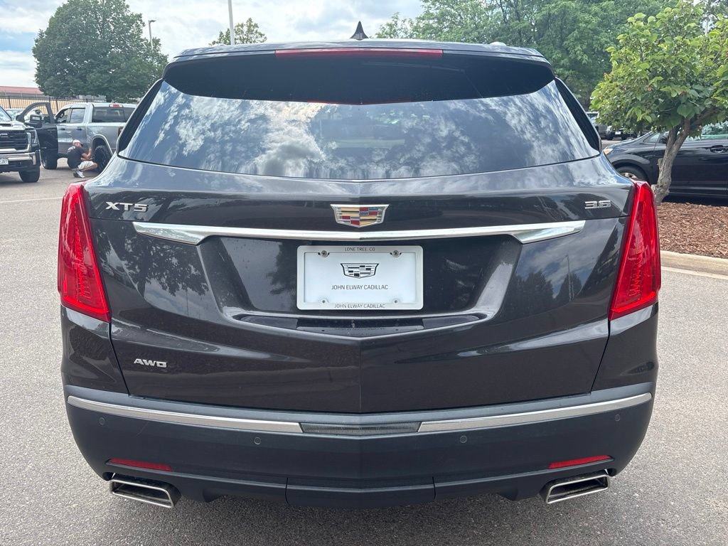 Used 2019 Cadillac XT5 Premium Luxury w/ Driver Assist Package AWD/4WD image 4