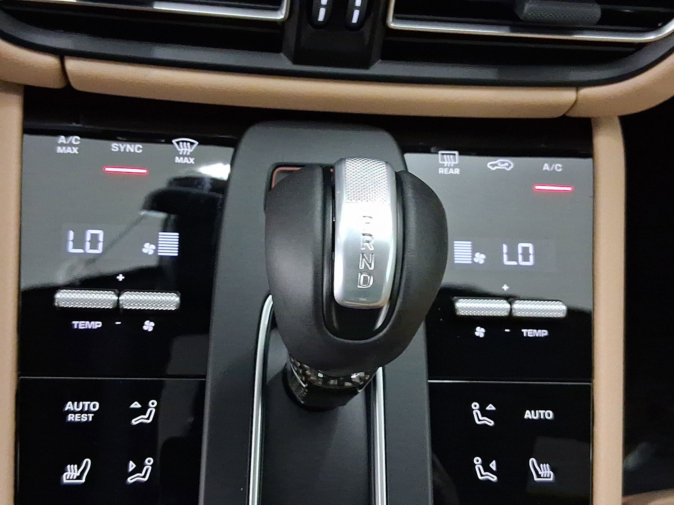 Used 2026 Porsche Macan image 30