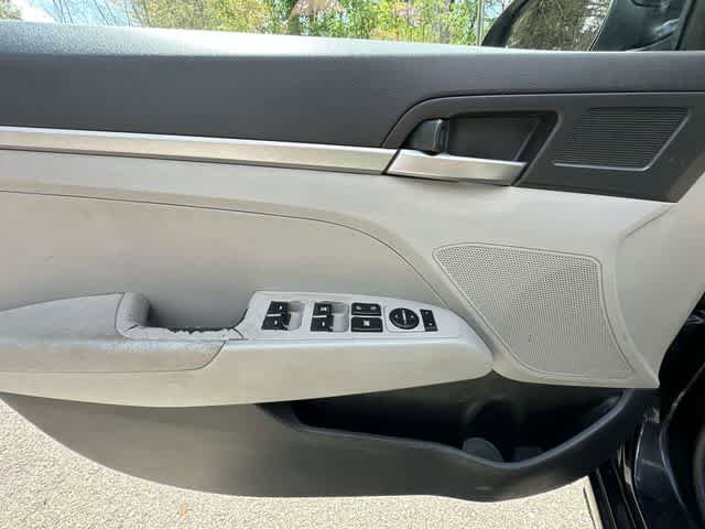 Used 2017 Hyundai Elantra SE FWD image 13