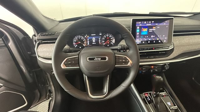 Used 2024 Jeep Compass Latitude AWD/4WD image 14