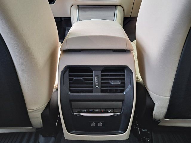 Used 2025 BMW 330i Sedan image 26