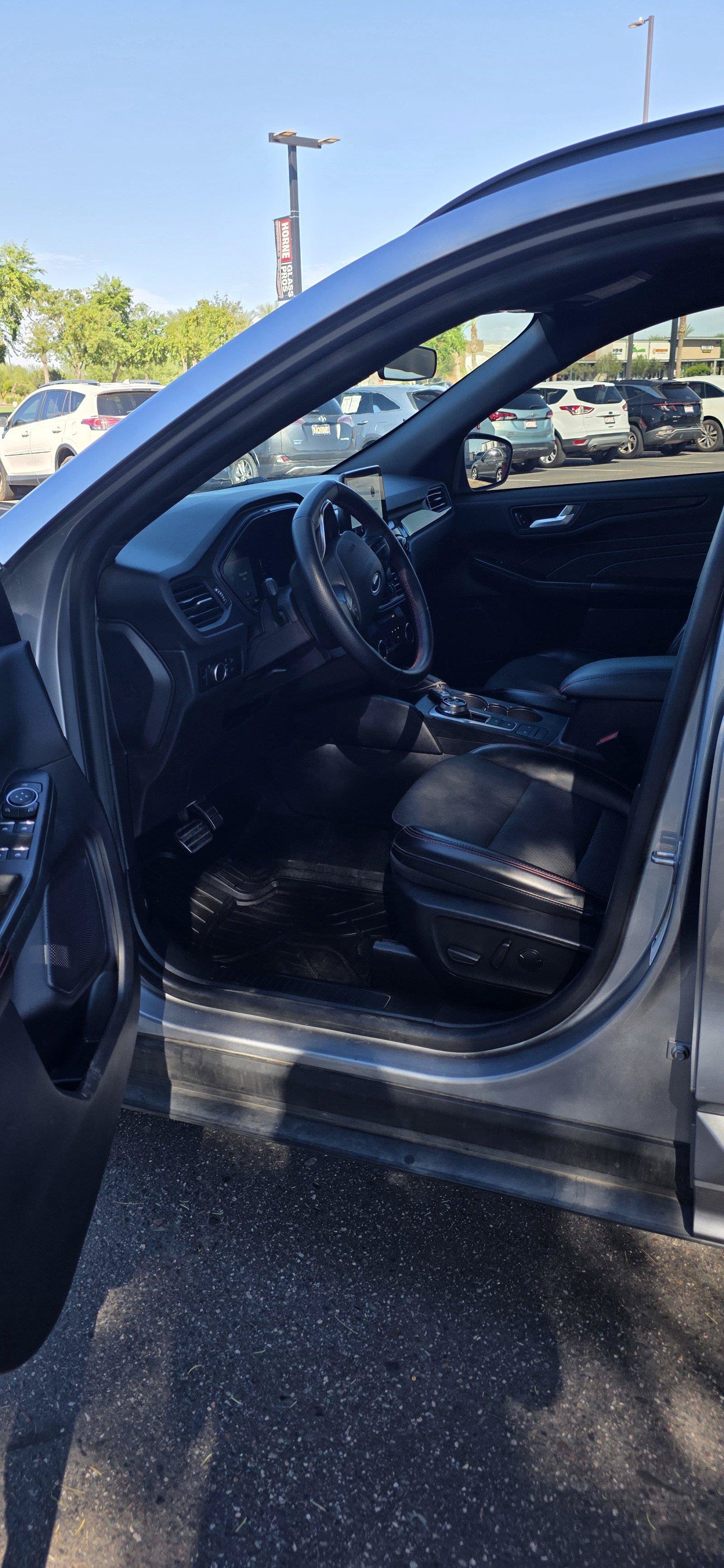 Used 2023 Ford Escape ST-Line FWD image 14