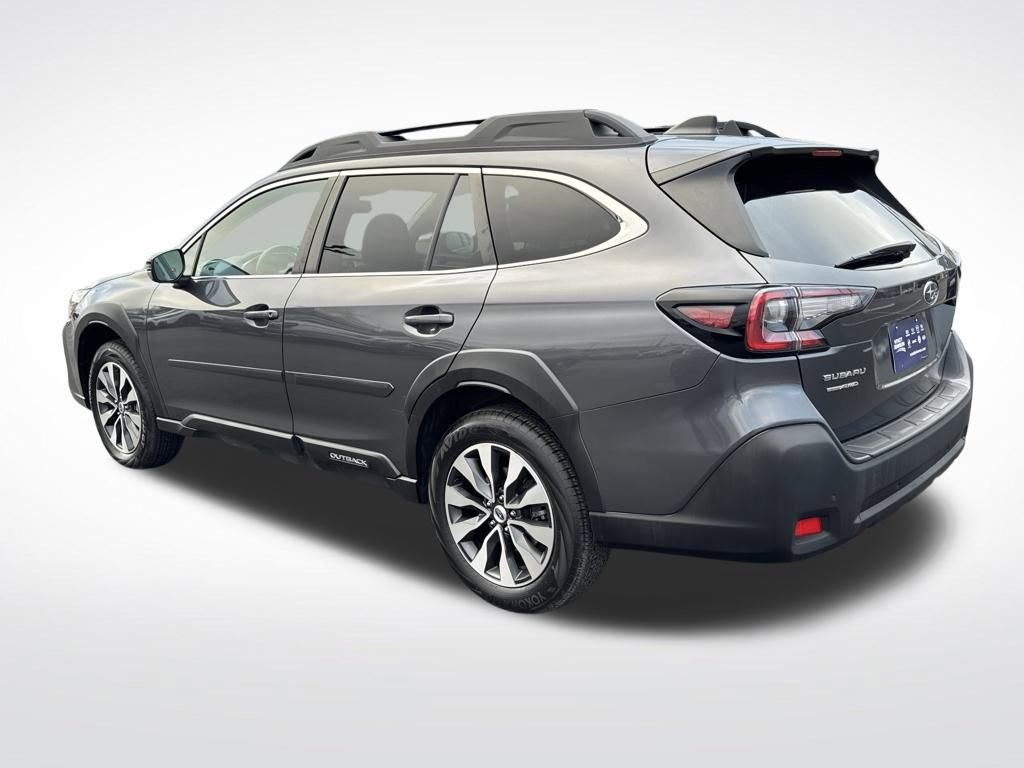 Used 2023 Subaru Outback Limited image 3