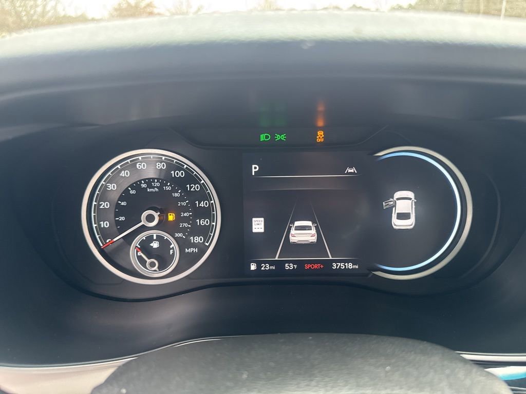 Used 2024 Genesis G70 2.5T image 3