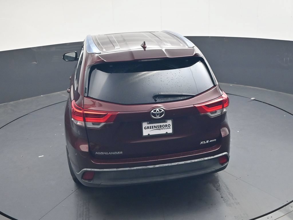 Used 2019 Toyota Highlander XLE AWD/4WD image 36