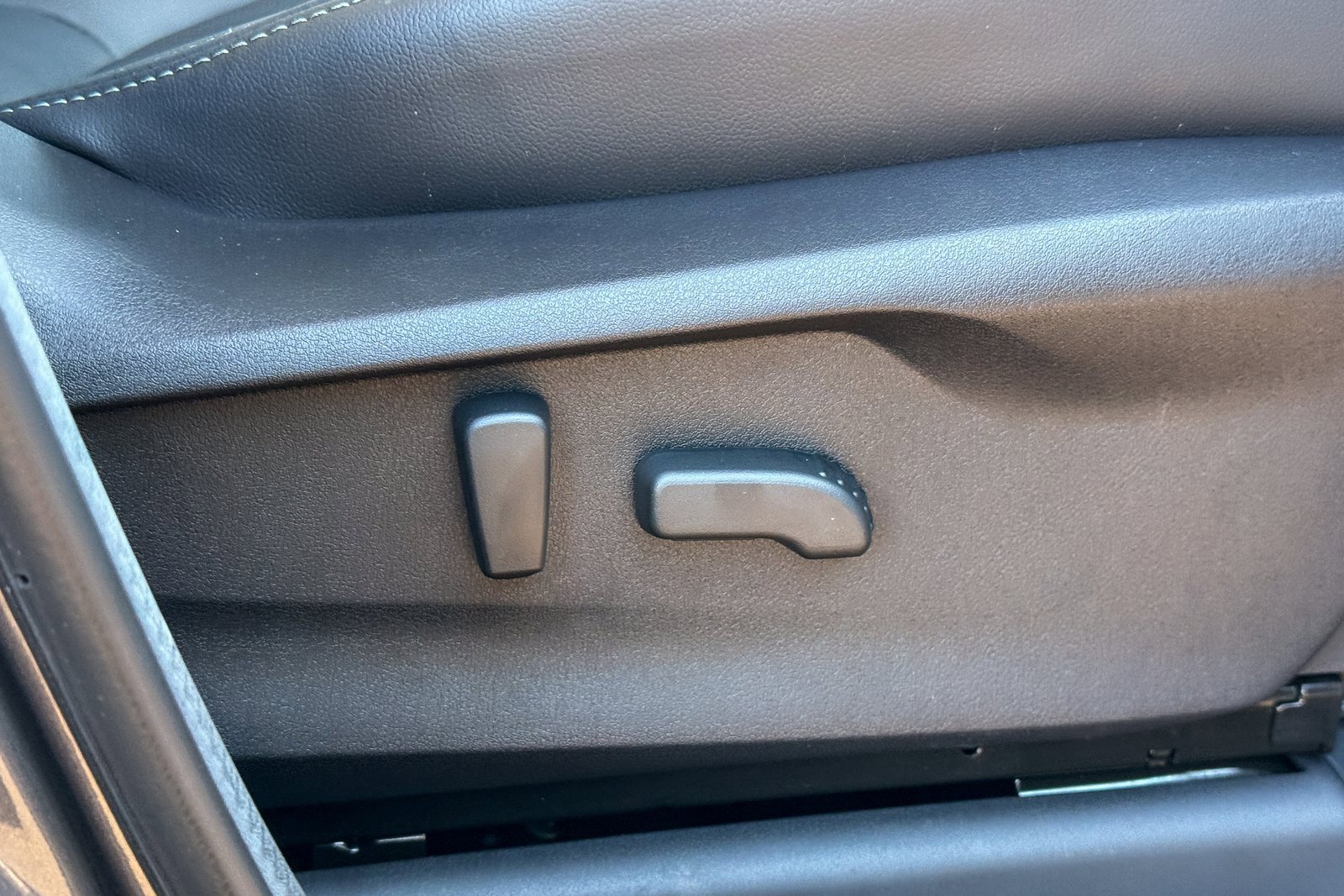 Certified 2025 Subaru Ascent Limited image 9