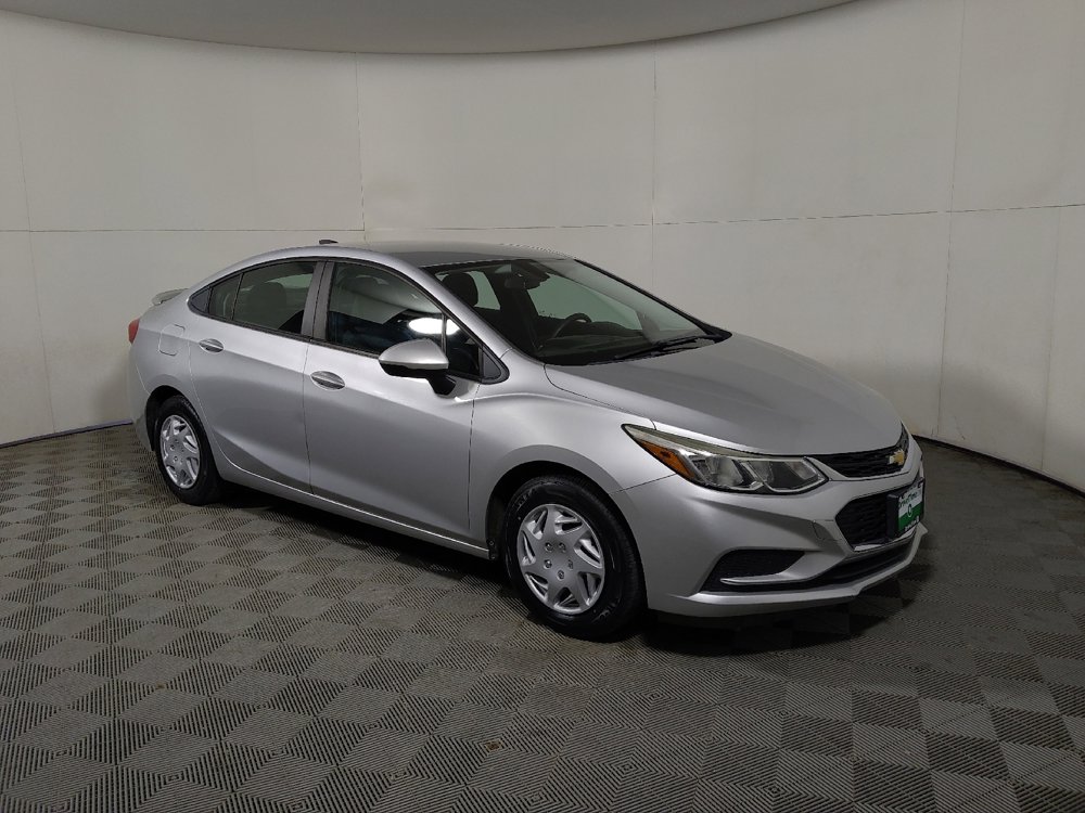 Used 2018 Chevrolet Cruze LS image 11
