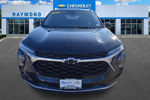 New 2026 Chevrolet Trax LT w/ Sunroof Package image 9