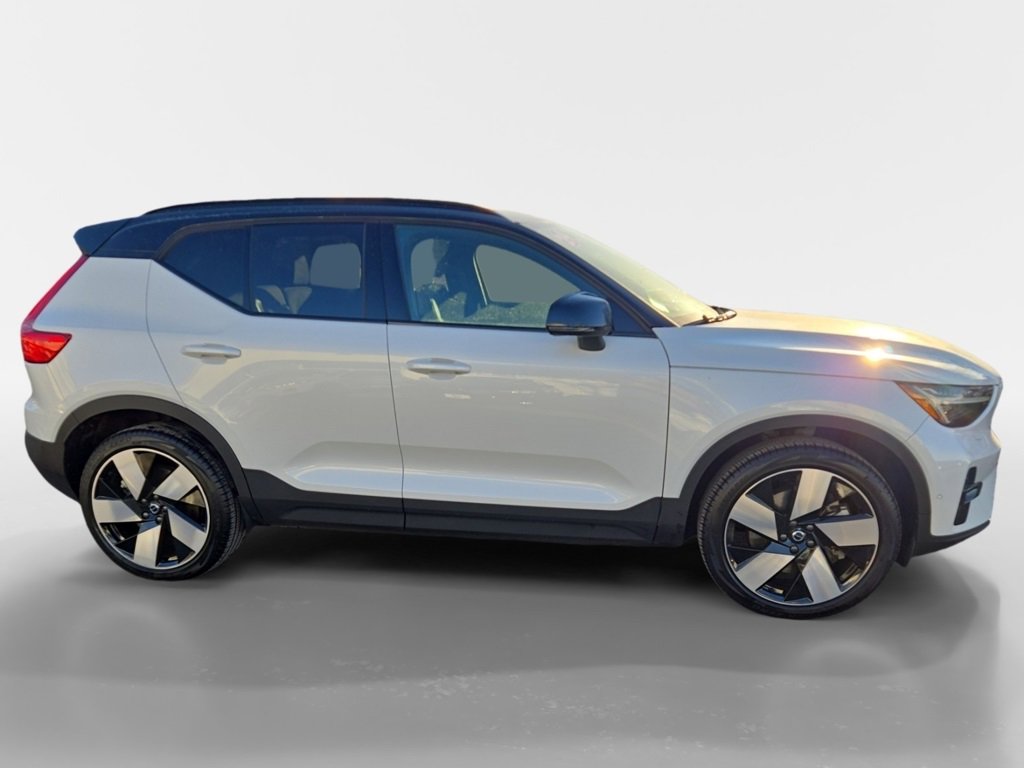 Certified 2024 Volvo XC40 Recharge Ultimate w/ Protection Package Premier image 2