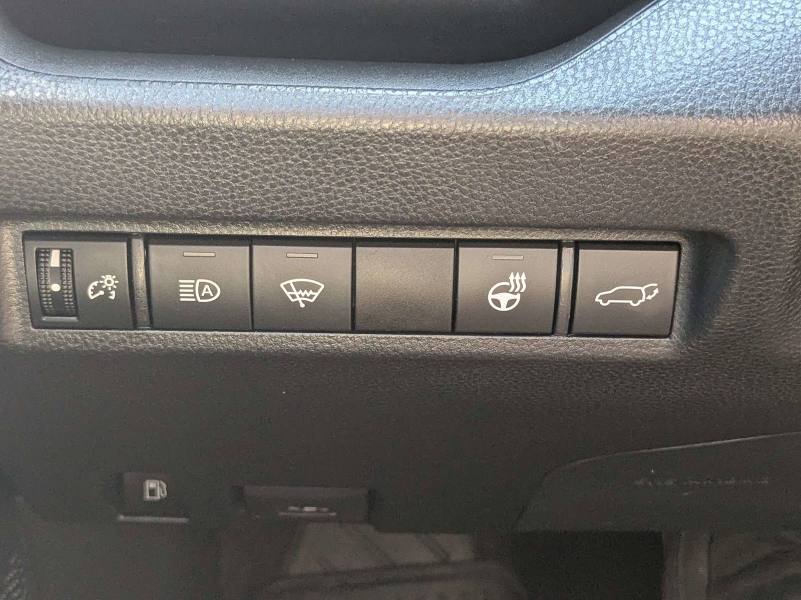 Used 2019 Toyota RAV4 XLE w/ Convenience Package image 25