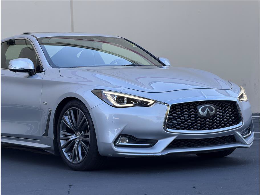Used 2017 INFINITI Q60 3.0t w/ Premium Plus Package 3.0T RWD image 30