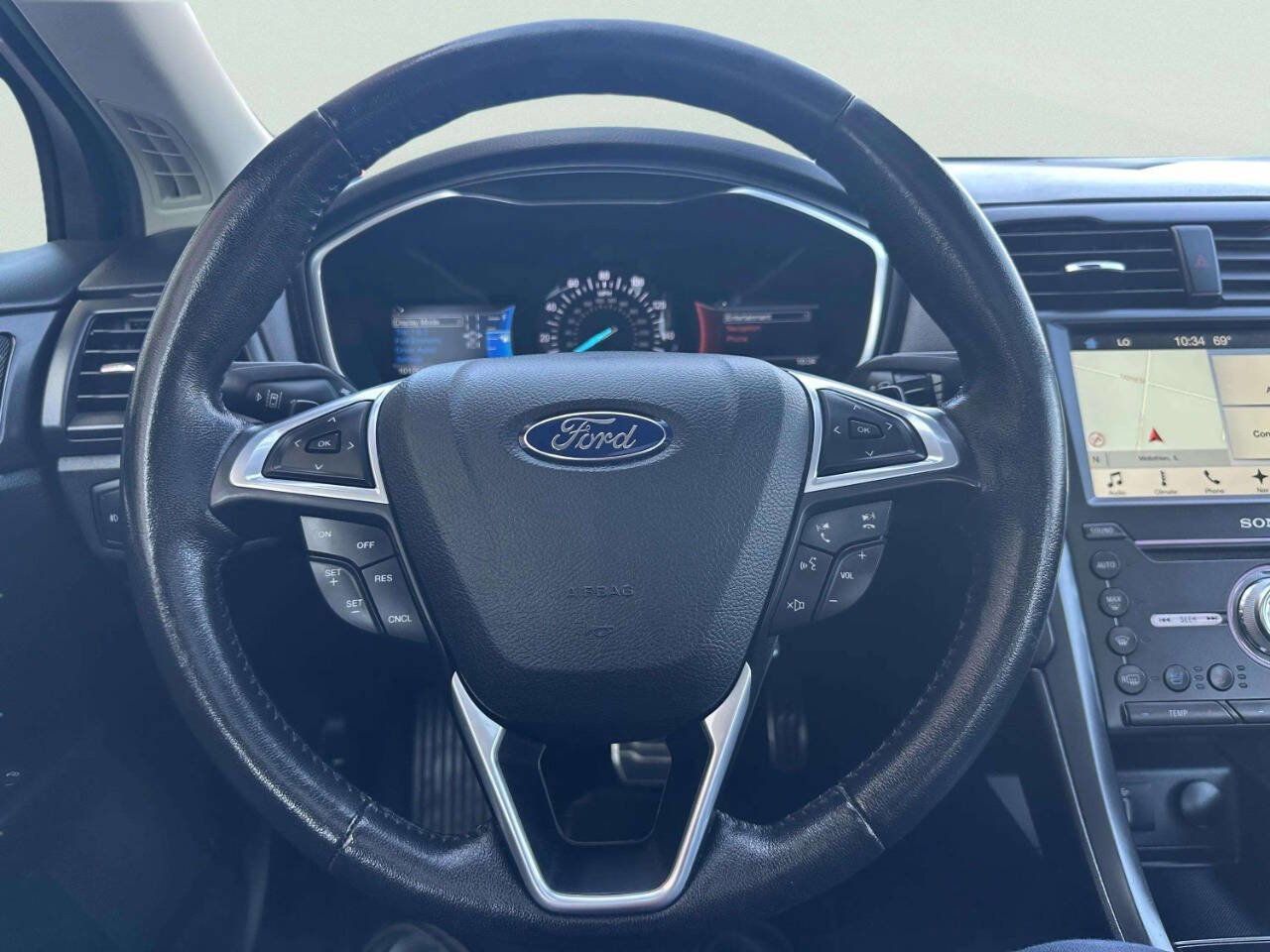 Used 2017 Ford Fusion Titanium image 19