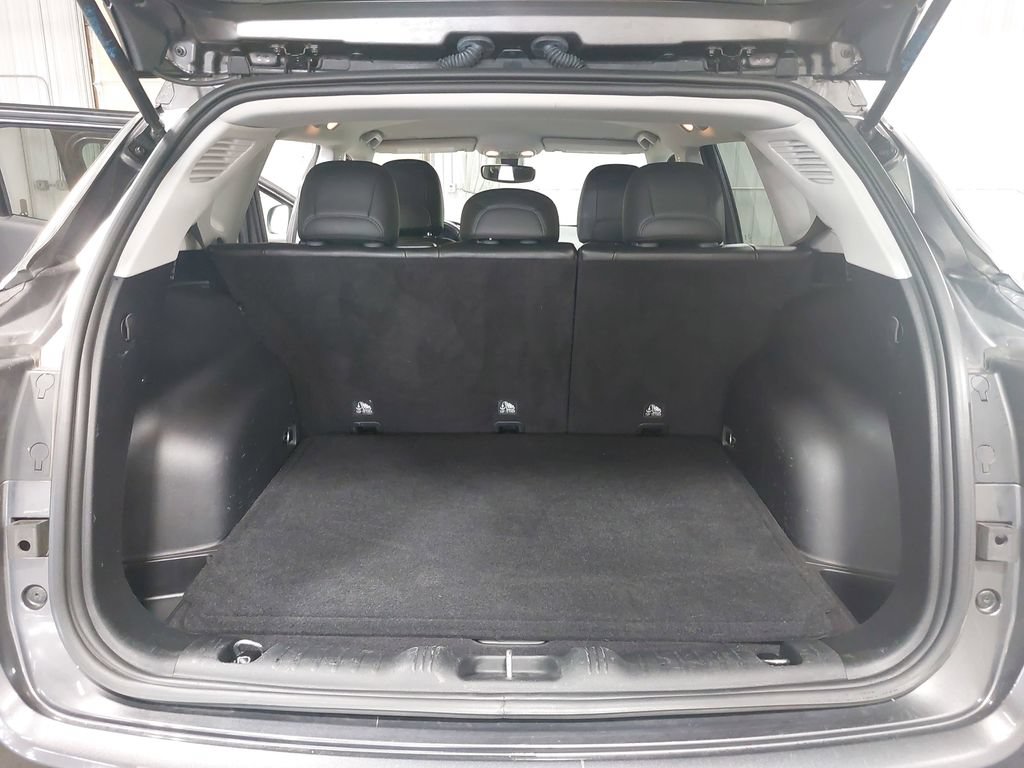 Used 2019 Jeep Compass Latitude w/ Cold Weather Group AWD/4WD image 12
