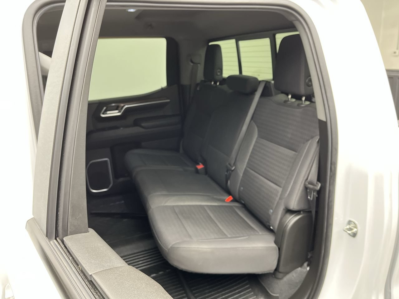 Certified 2022 Chevrolet Silverado 1500 LT AWD/4WD image 11