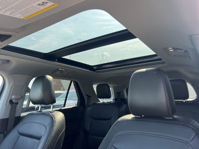 Used 2023 Ford Explorer XLT w/ Equipment Group 202A image 21