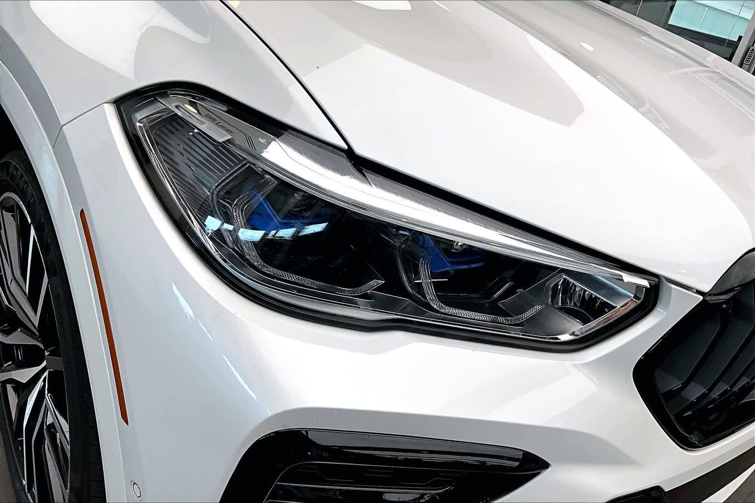 Used 2022 BMW X6 M50i w/ Executive Package image 27