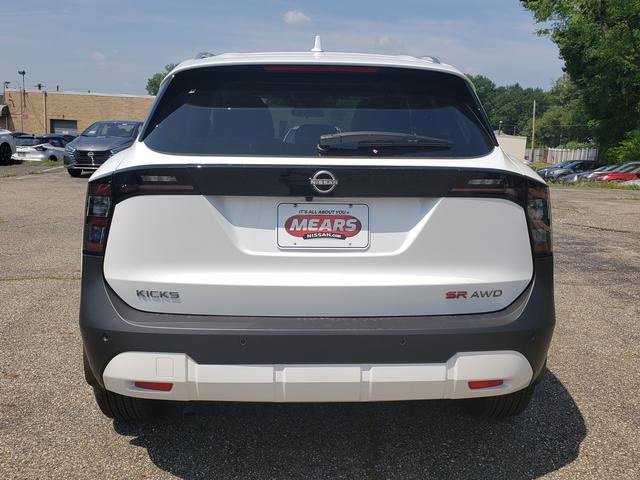 New 2025 Nissan Kicks SR w/ SR Premium Package image 5