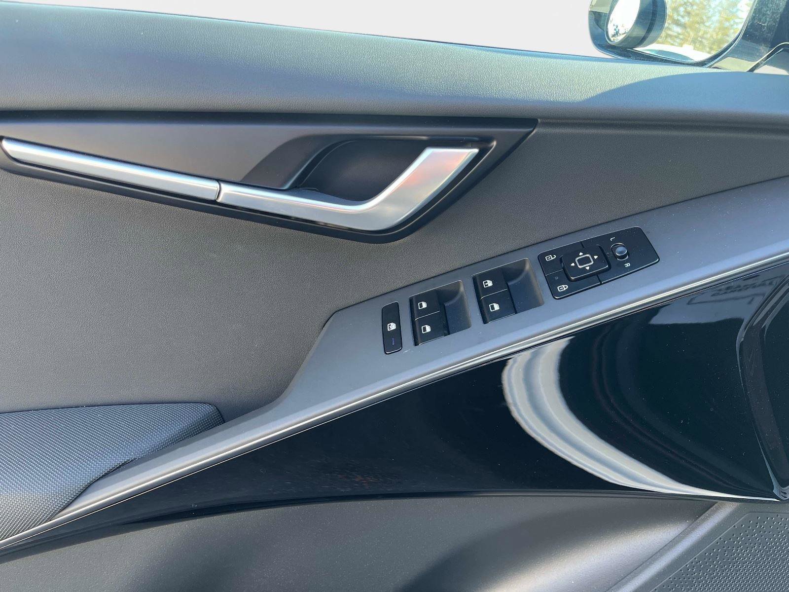 Used 2025 Kia Niro Wind w/ Wind Preserve Package image 19