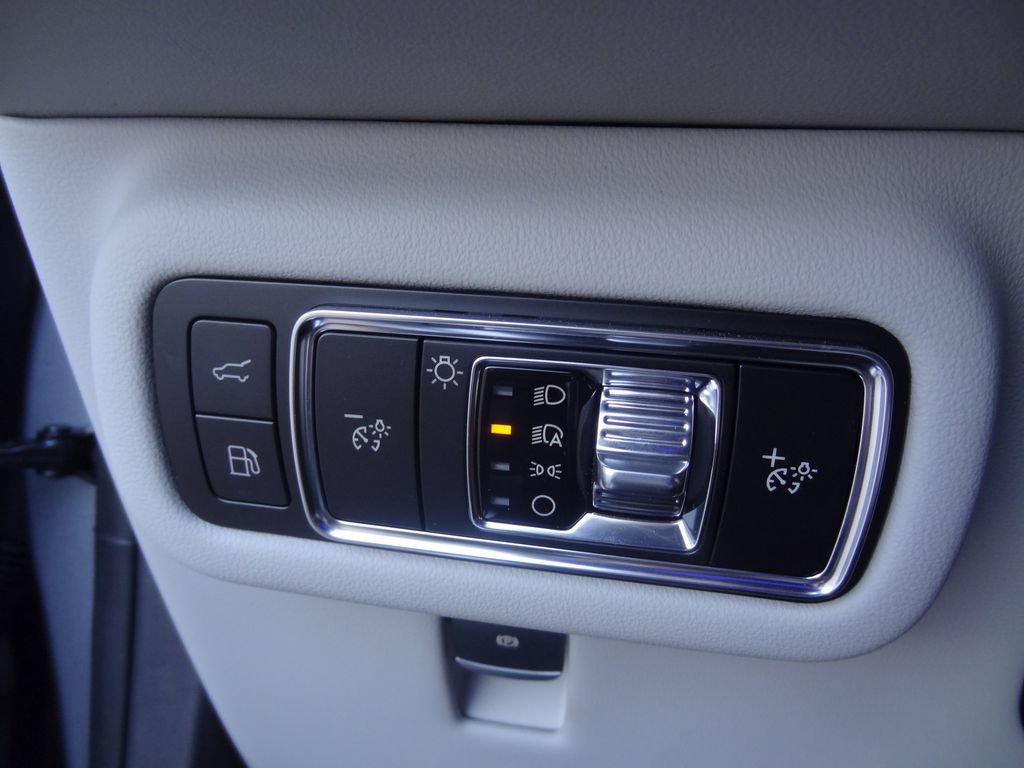 Used 2026 Lincoln Nautilus Premier AWD/4WD image 15