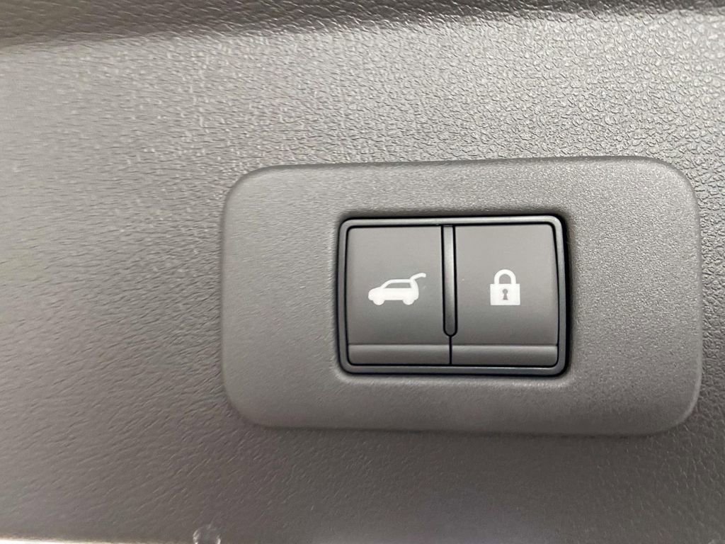 New 2026 Nissan Leaf Platinum+ FWD image 12