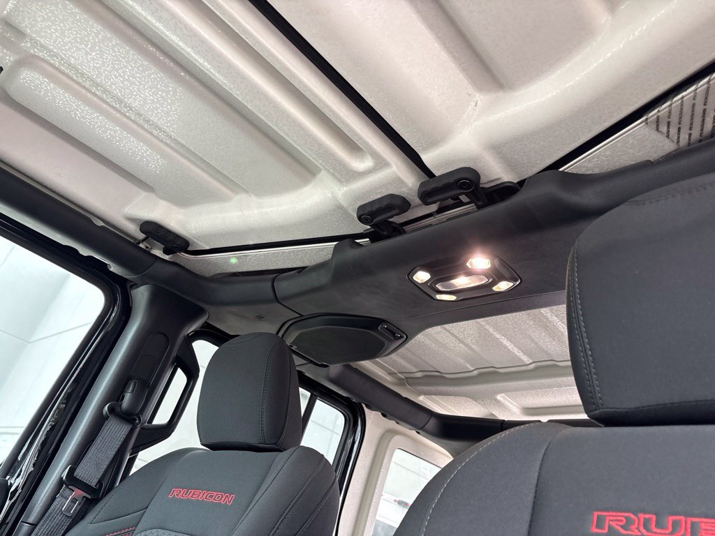 Used 2022 Jeep Wrangler Unlimited Rubicon w/ Dual Top Group AWD/4WD image 15