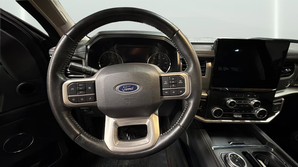 Used 2023 Ford Expedition XLT image 31