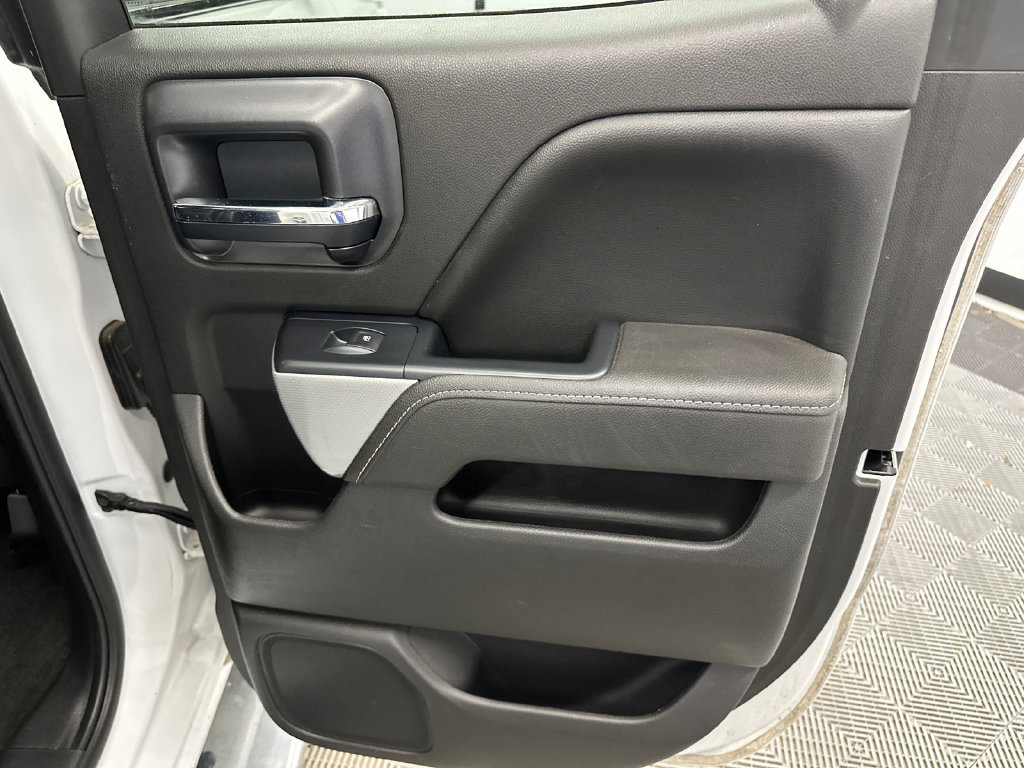 Used 2016 Chevrolet Silverado 1500 LTZ Z71 w/ LTZ Plus Package AWD/4WD image 18
