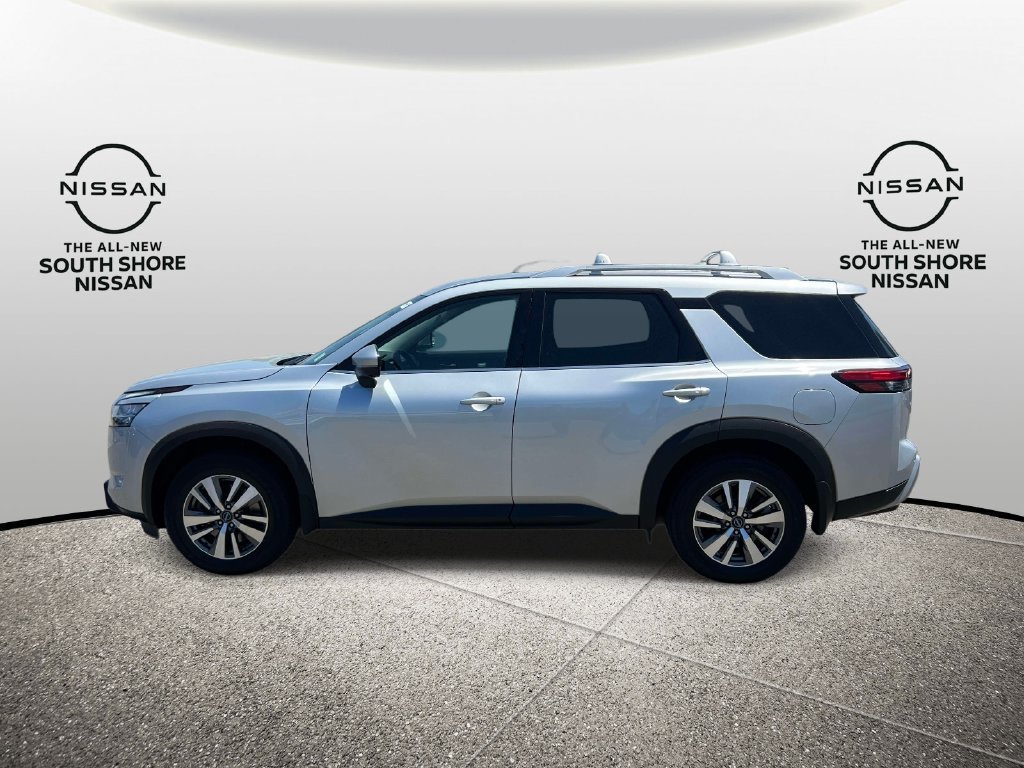 Used 2023 Nissan Pathfinder SL AWD/4WD image 4