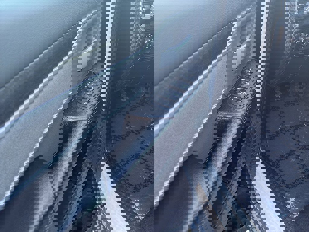 Used 2020 RAM 2500 Big Horn w/ Level 1 Equipment Group image 8