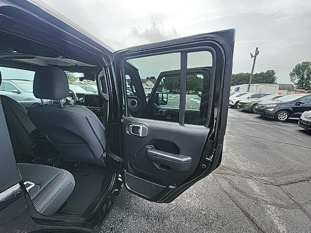 Used 2024 Jeep Wrangler Unlimited Sport AWD/4WD image 13