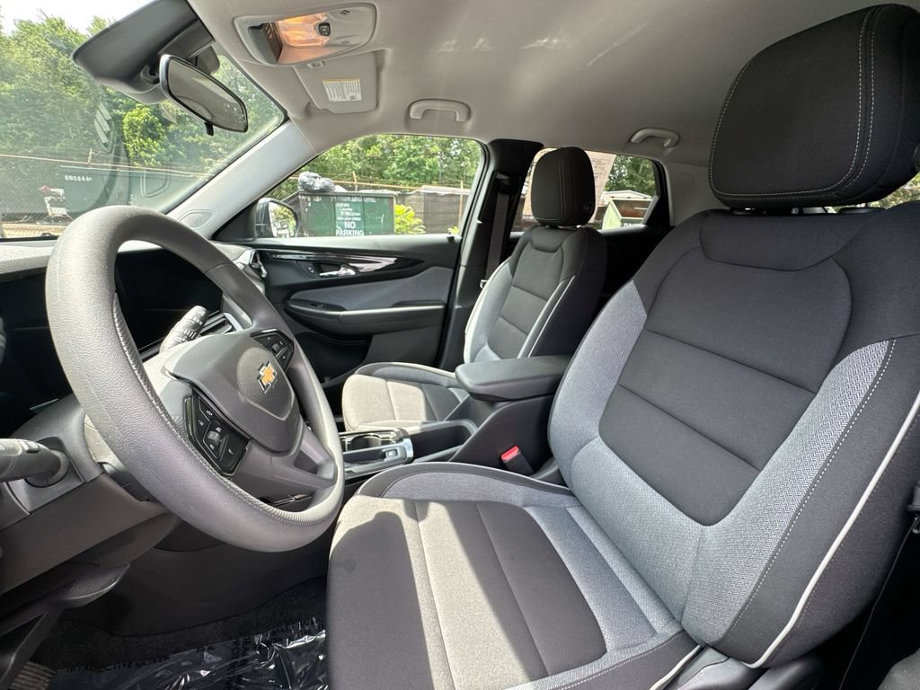 Used 2026 Chevrolet TrailBlazer LS w/ LS Convenience Package FWD image 13