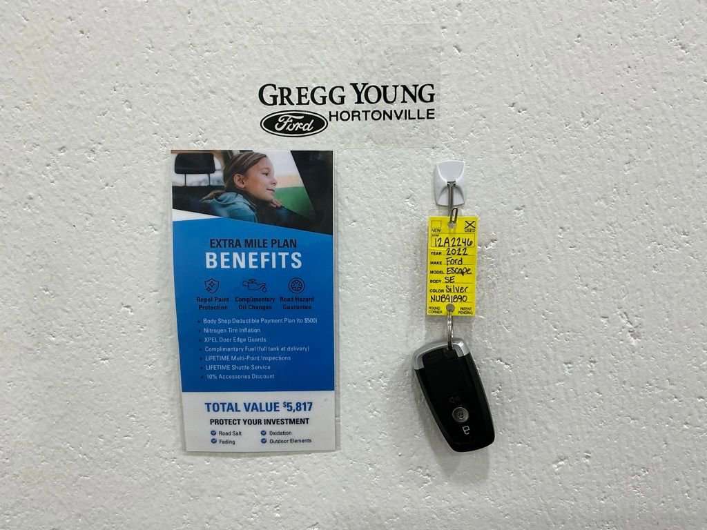 Used 2022 Ford Escape SE image 33