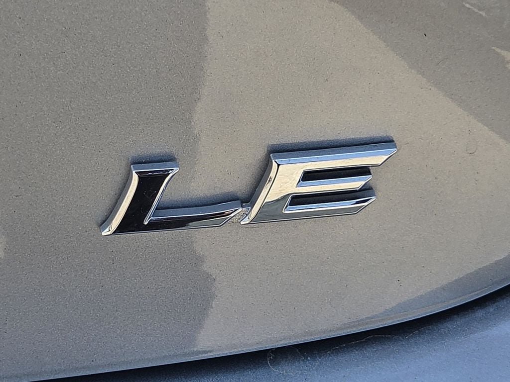 Used 2025 Toyota Camry LE FWD image 11