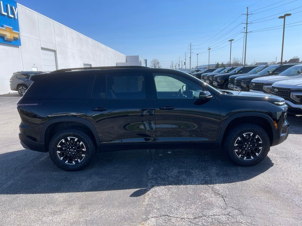 Used 2025 Chevrolet Traverse Z71 w/ Enhanced Driving Package image 8