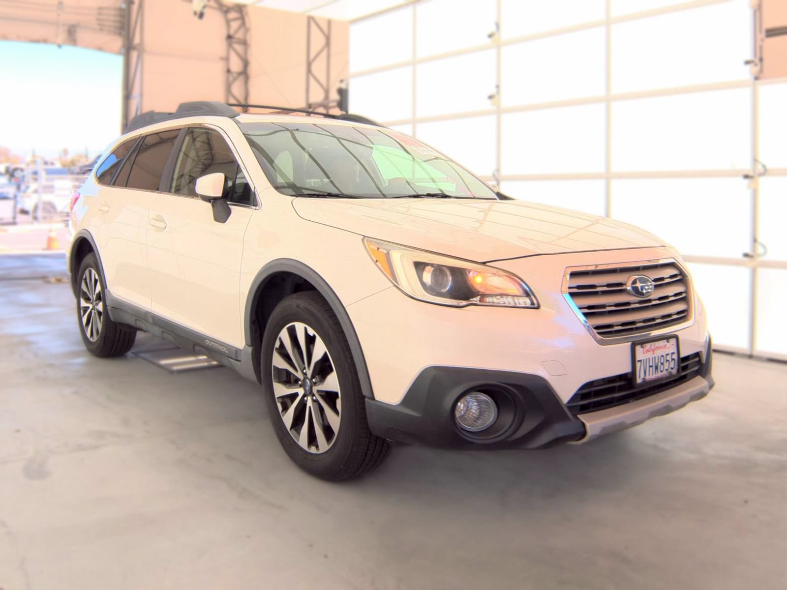 Used 2017 Subaru Outback 3.6R Limited AWD/4WD image 2