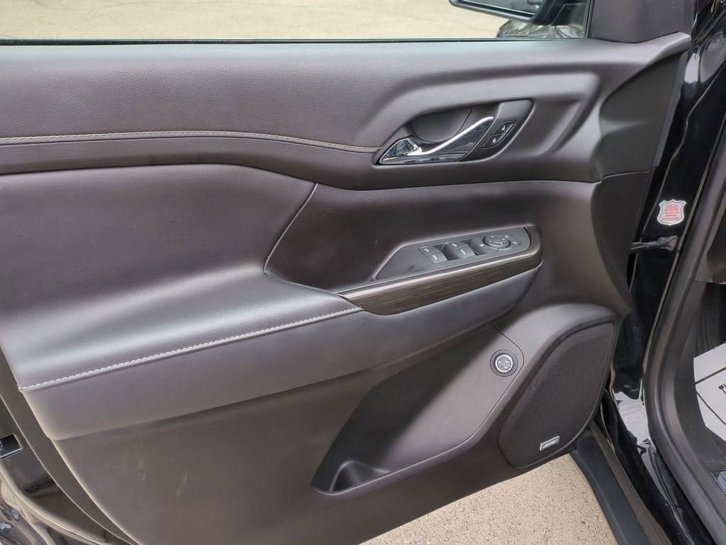 Used 2023 GMC Acadia SLT image 24