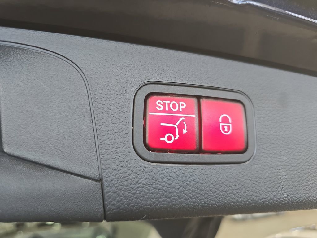 Used 2022 Mercedes-Benz GLC 300 4MATIC image 28