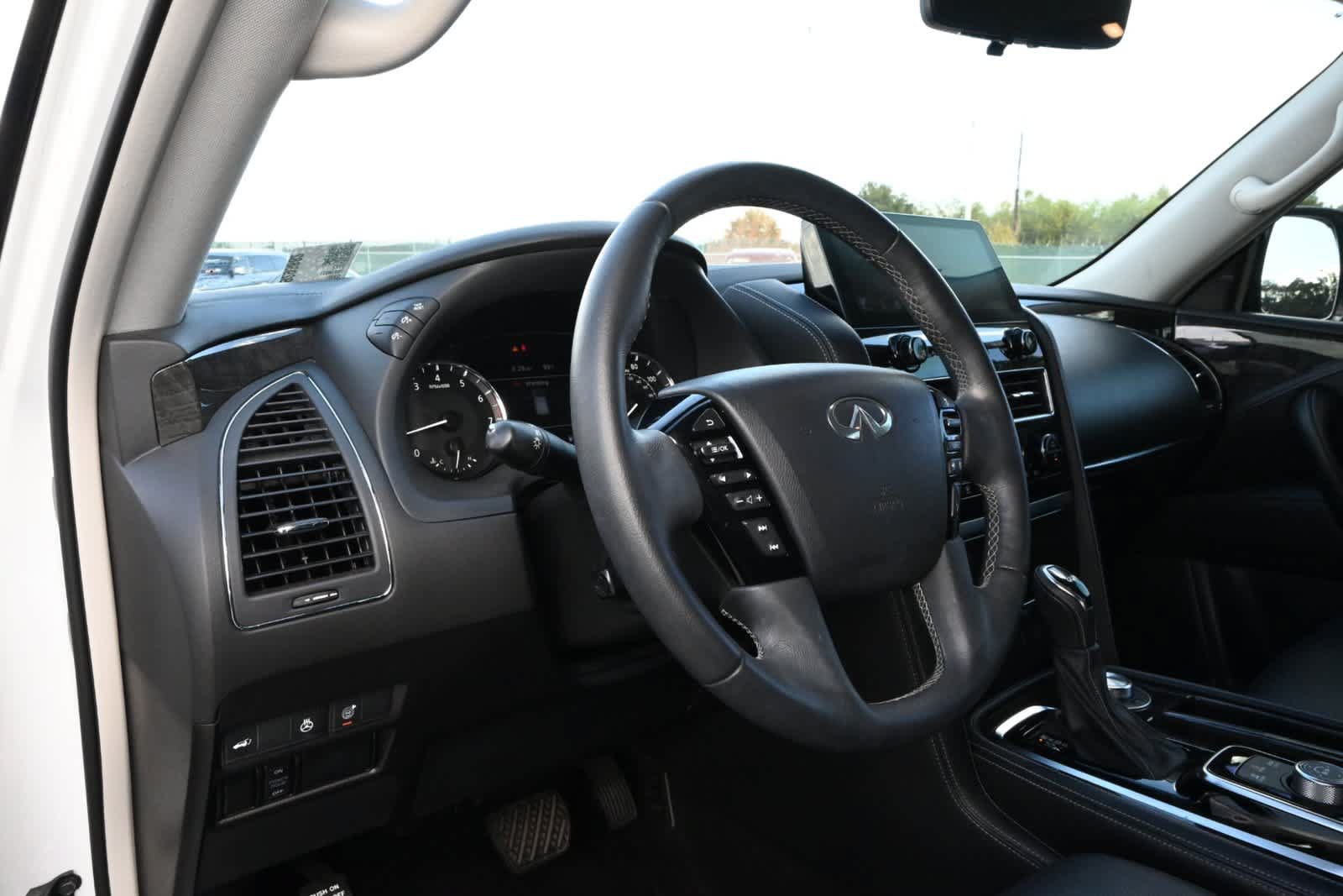 Used 2022 INFINITI QX80 Luxe w/ Cargo Package AWD/4WD image 16