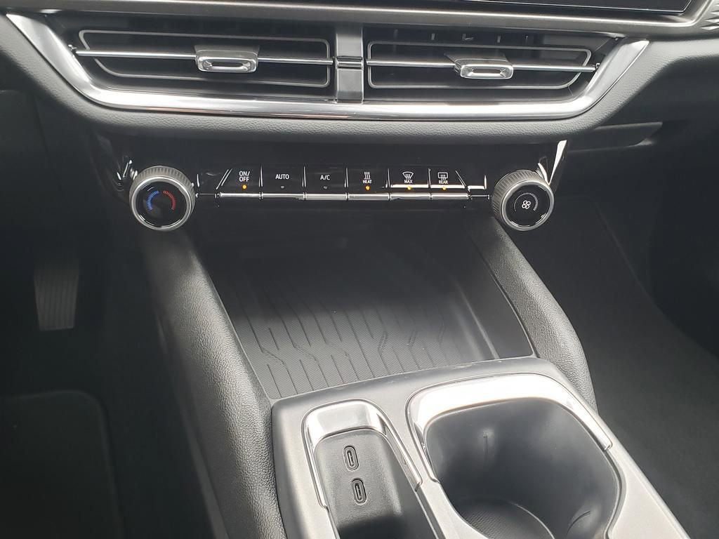 New 2026 Chevrolet Equinox EV LT image 29