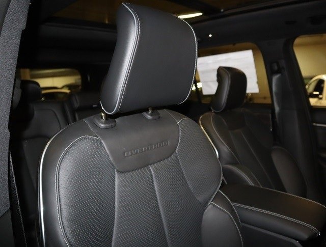 New 2023 Jeep Grand Cherokee Overland w/ Adv Protech Group III image 22