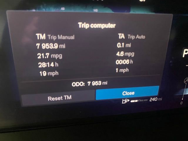 Certified 2025 Volvo V60 B5 Cross Country Plus image 17