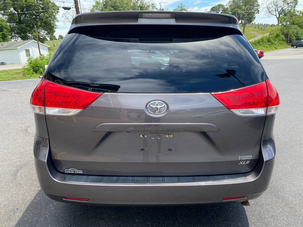 Used 2013 Toyota Sienna XLE FWD image 4