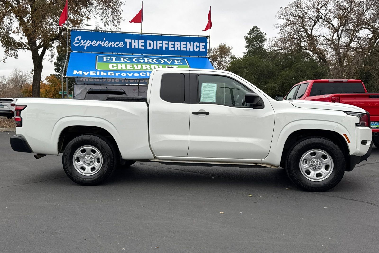 Used 2022 Nissan Frontier S image 2