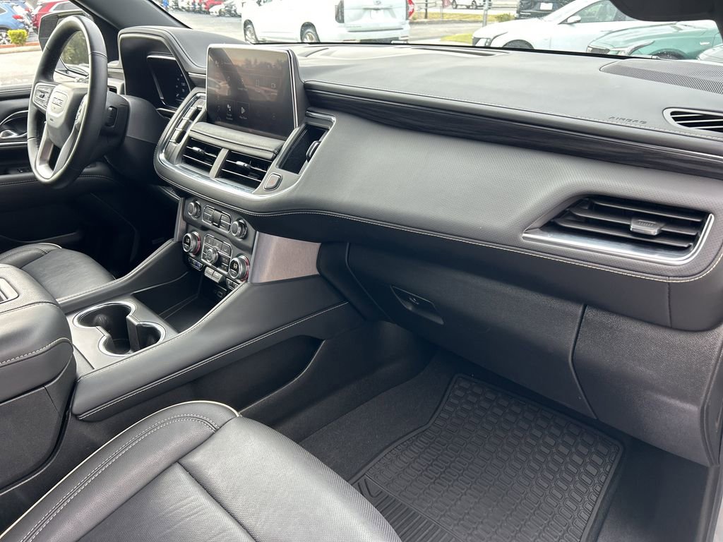 Certified 2024 GMC Yukon XL SLT w/ SLT Luxury Package image 13