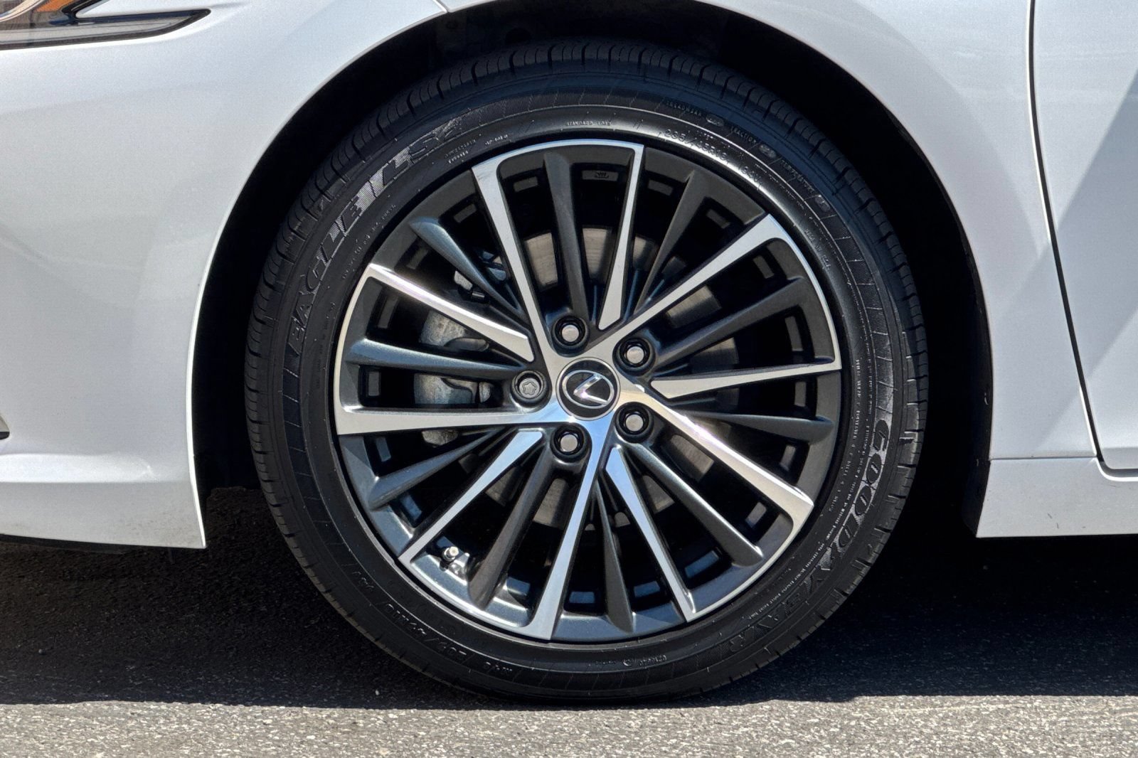 Used 2025 Lexus ES 350 w/ Premium Package FWD image 26