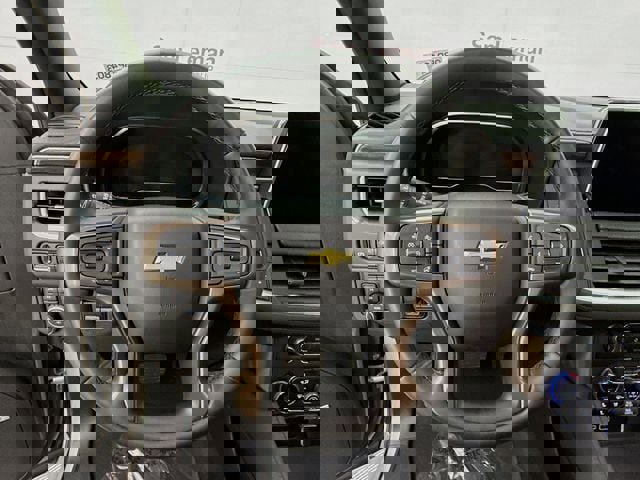 Used 2024 Chevrolet Suburban High Country image 8