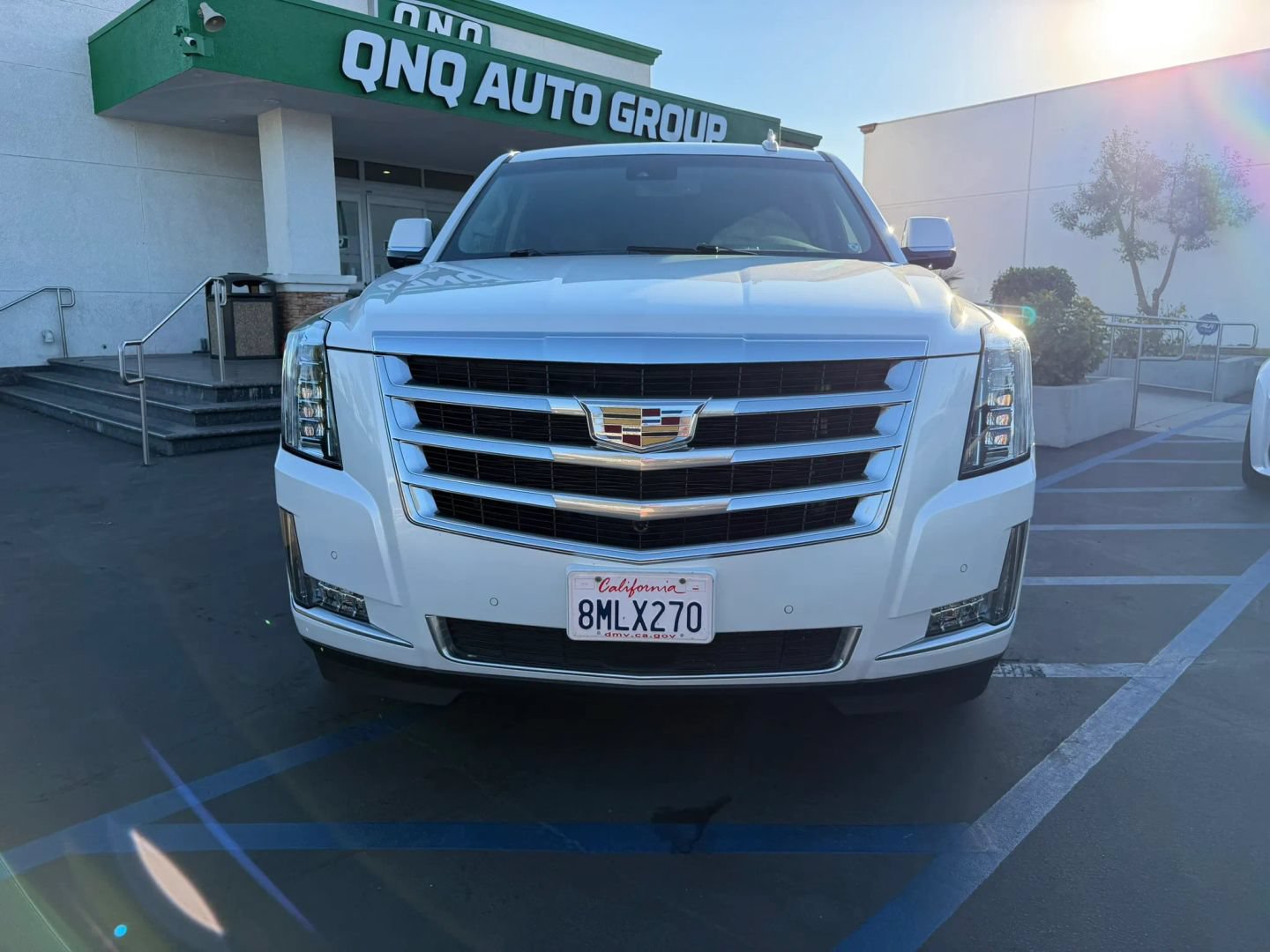 Used 2016 Cadillac Escalade Premium RWD image 2