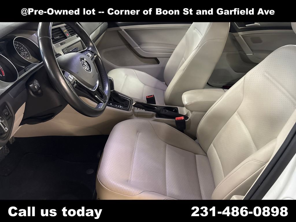 Used 2016 Volkswagen Golf S FWD image 13