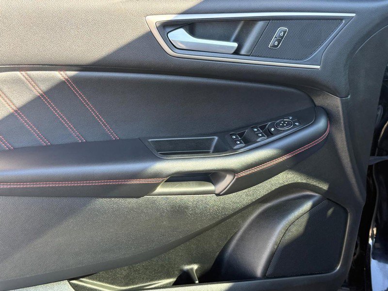 Certified 2022 Ford Edge ST-Line w/ Class II Trailer Tow Package image 27